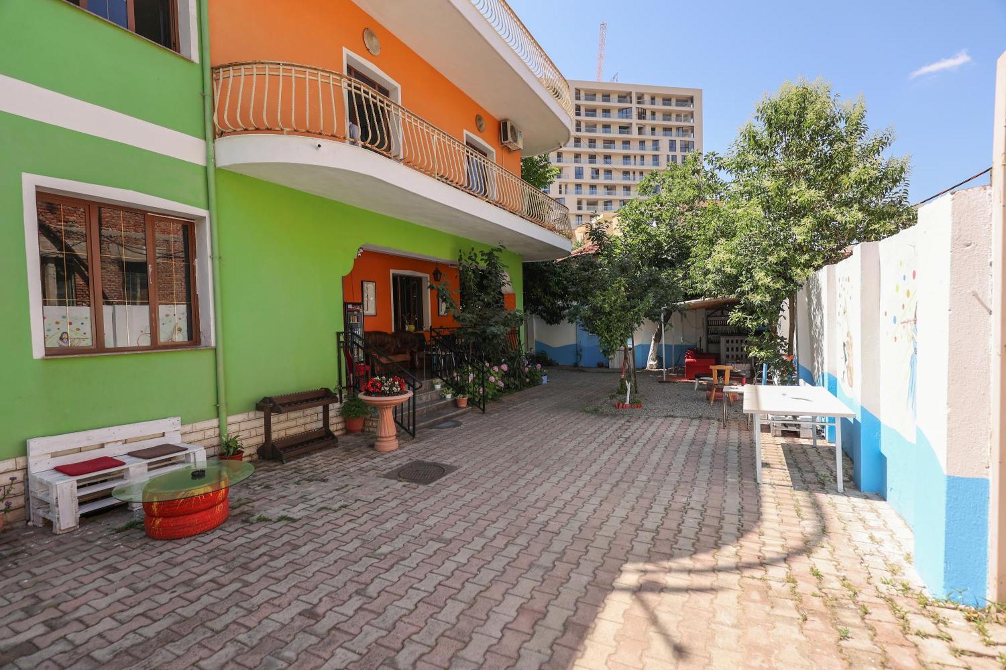 Hostel Osho Tirana Eksteriør billede